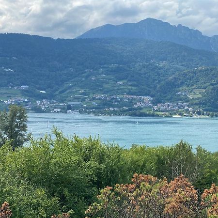 Lake Apartment Ischia Red Tenna 外观 照片