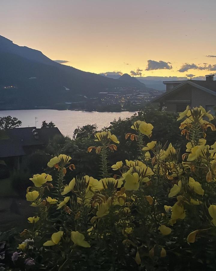 Lake Apartment Ischia Red Tenna 外观 照片