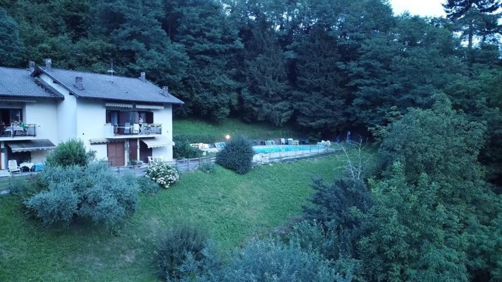 Lake Apartment Ischia Red Tenna 外观 照片